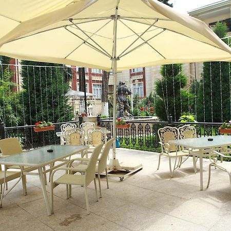 Deluxe Hotel Ганджа Екстериор снимка