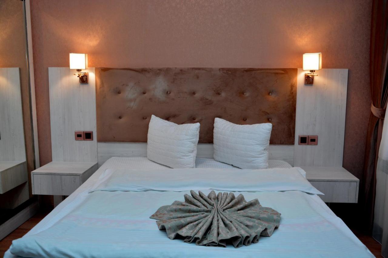Deluxe Hotel Ганджа Екстериор снимка