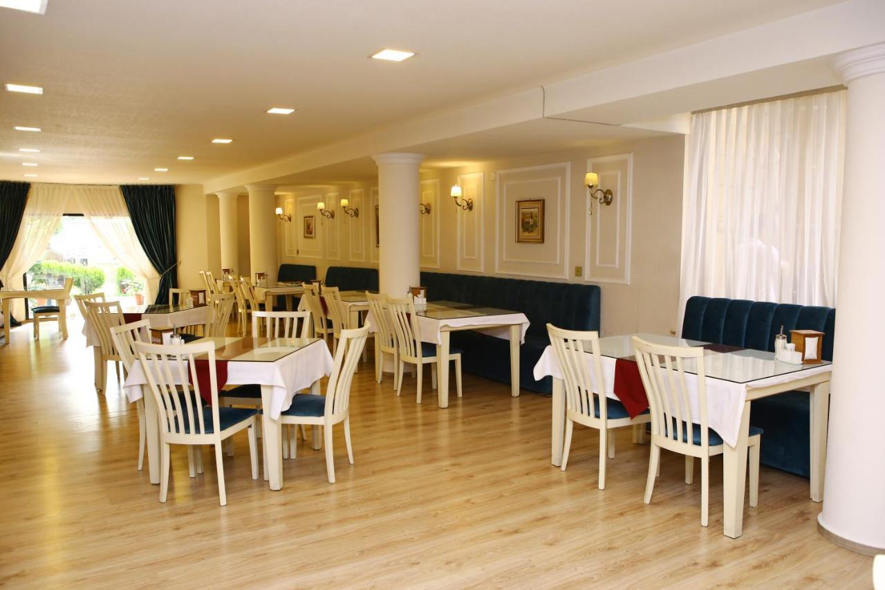 Deluxe Hotel Ганджа Екстериор снимка