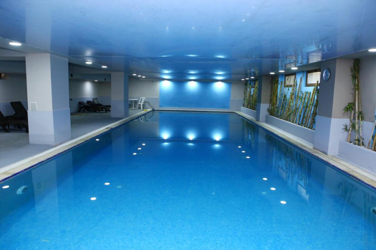 Deluxe Hotel Ганджа Екстериор снимка