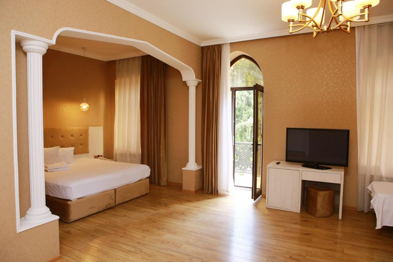 Deluxe Hotel Ганджа Екстериор снимка