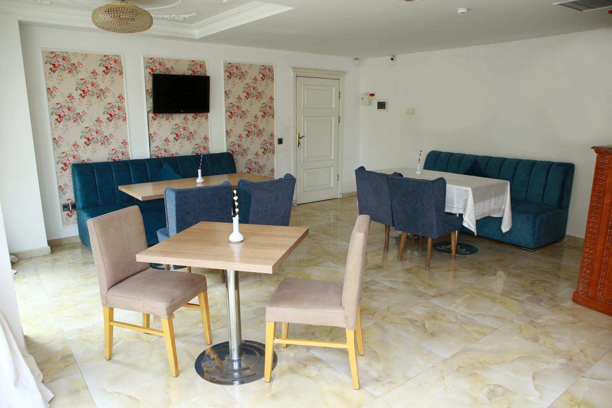 Deluxe Hotel Ганджа Екстериор снимка