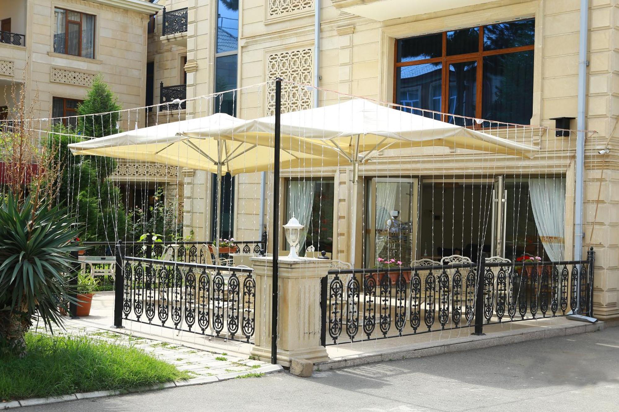 Deluxe Hotel Ганджа Екстериор снимка