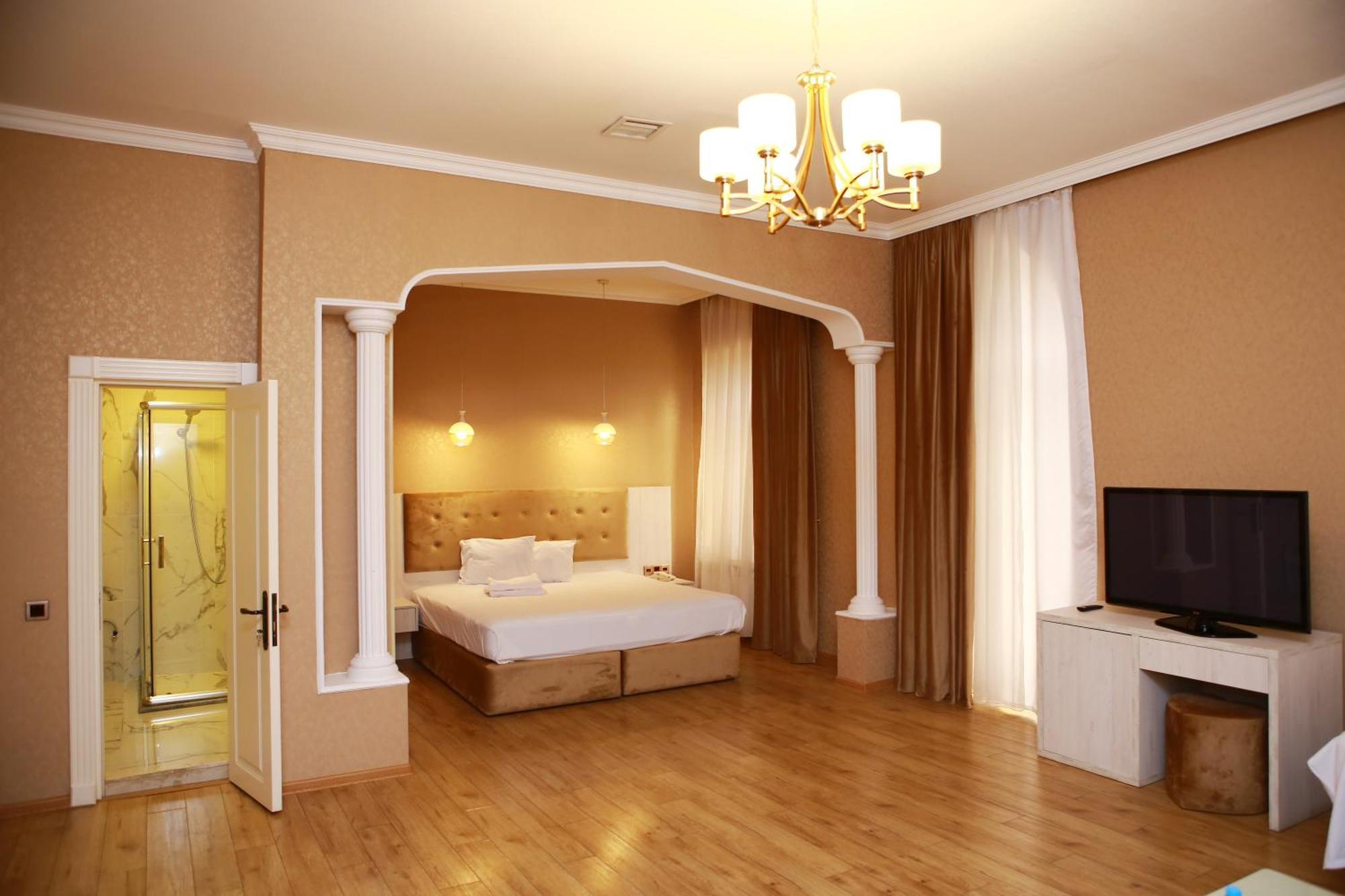 Deluxe Hotel Ганджа Екстериор снимка