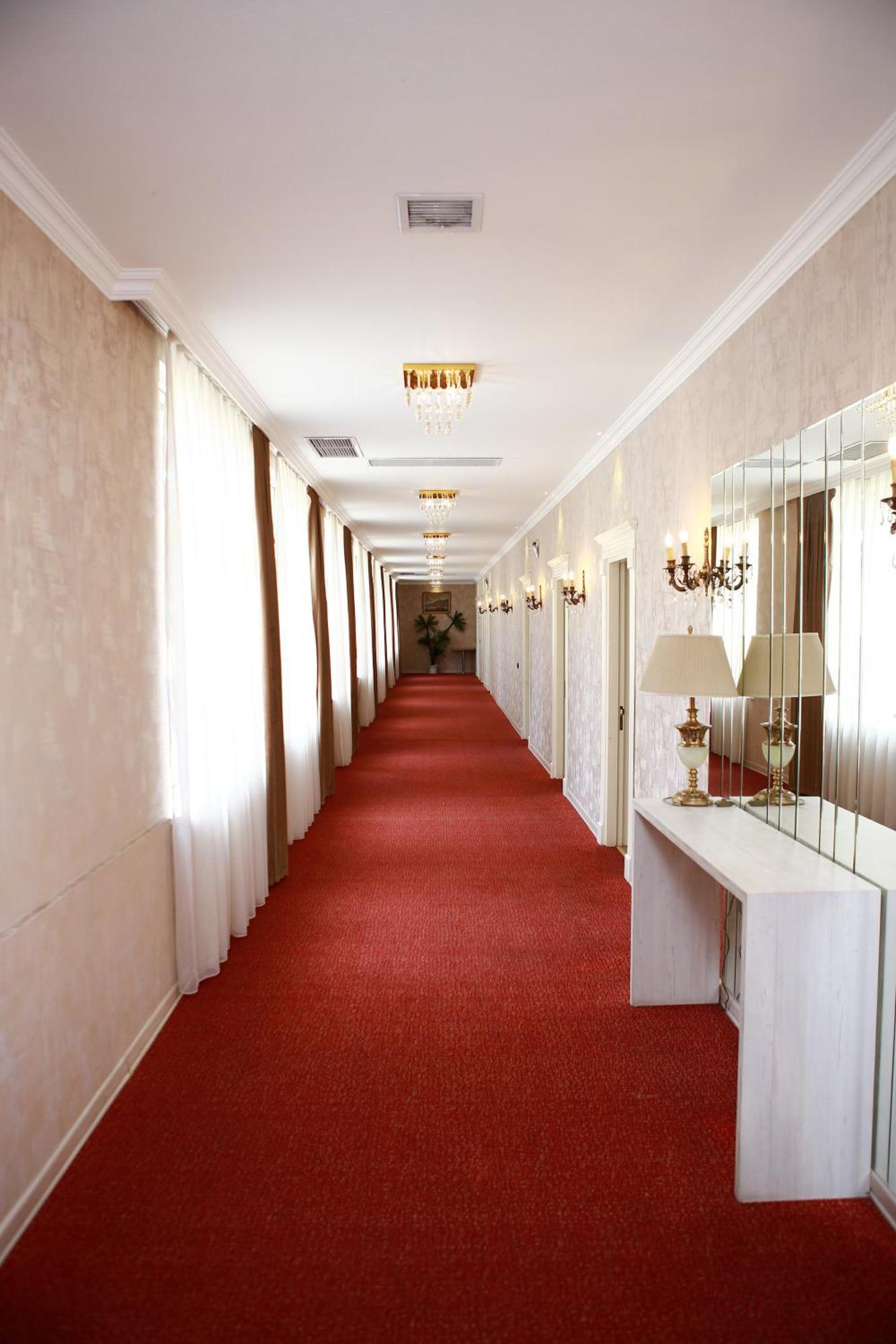 Deluxe Hotel Ганджа Екстериор снимка