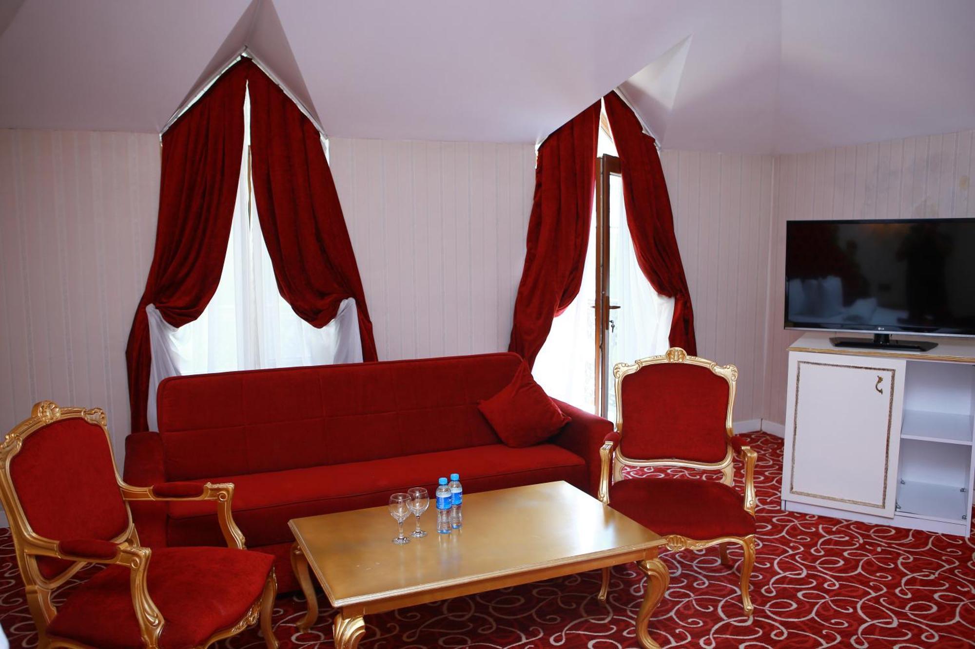 Deluxe Hotel Ганджа Екстериор снимка